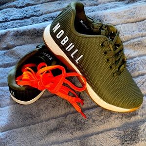 Nobull project trainers sneakers Army us 7 w/5.5 m